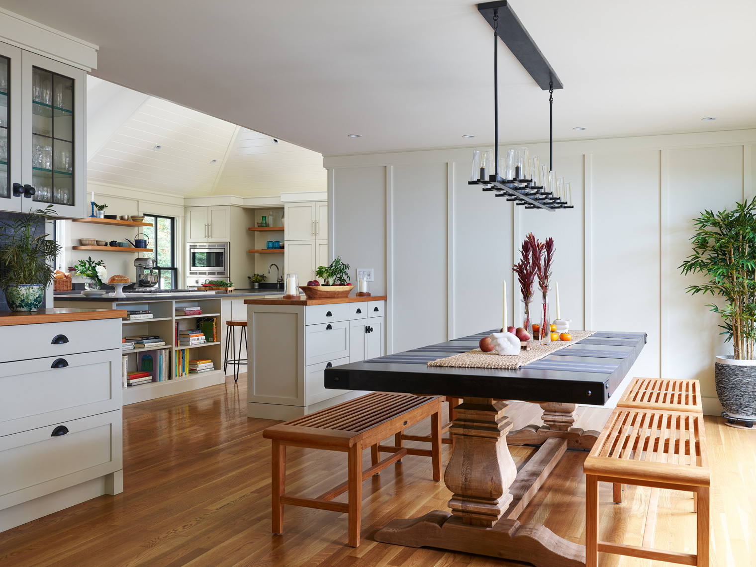 Lynch_WesterlyWeston_DiningKitchen